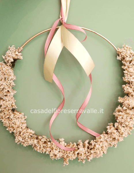 Ghirlanda di fiori secchi